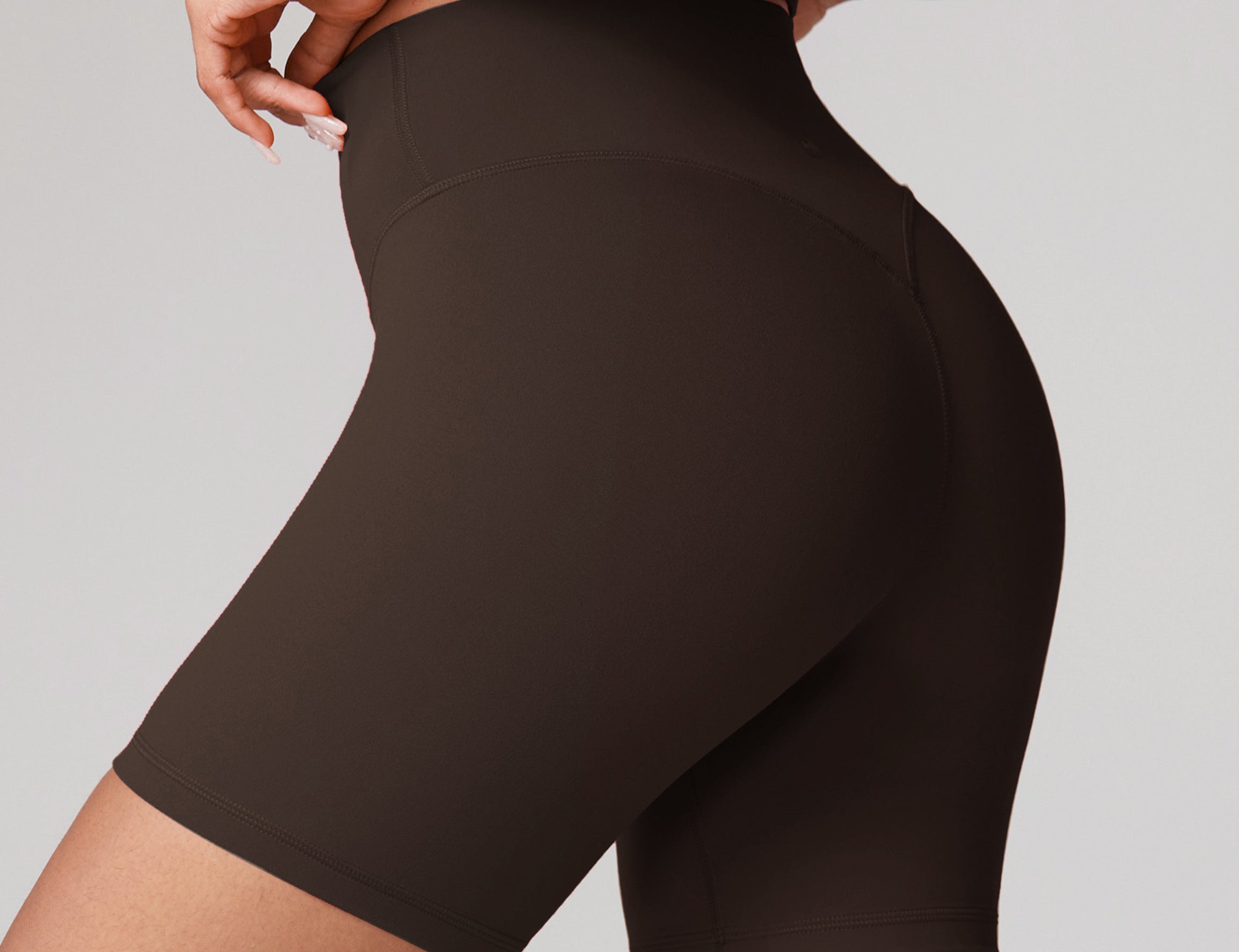 Women's Hugcurve No Front Seam Biker Shorts 6" Clay Brown