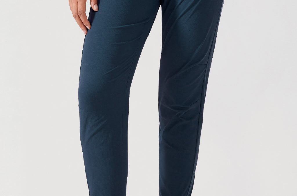 CRZ YOGA Women's Ripstop Jogger with Pockets 27.5" Black