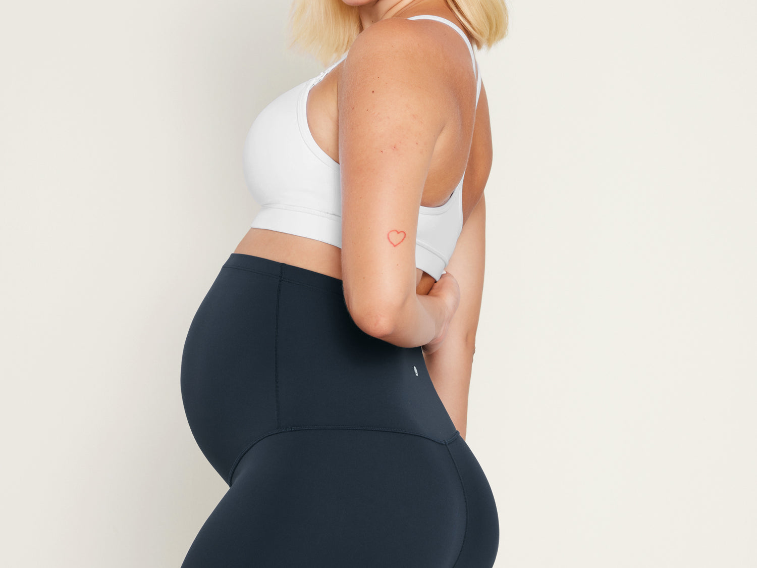 Women's Super High Waist Maternity Shorts 6" Black